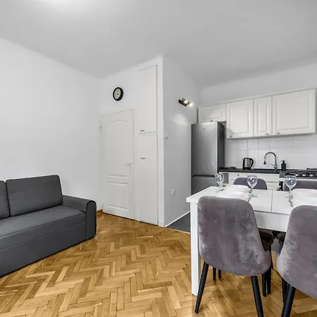 Bokserska - Chopin Airport Nerby - By Rentujemy