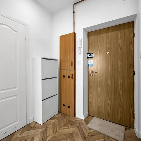 Apartment Bokserska - Chopin Airport Nerby - By Rentujemy *